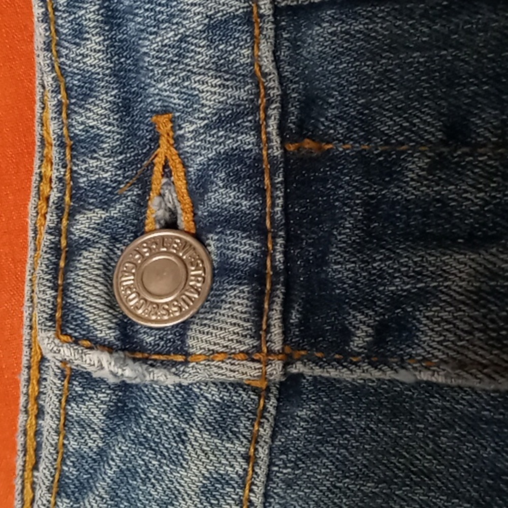 Levi's,Mid Rise, Cut-Off, Jean Short Shorts💕🦋💕🦋💕🦋💕🦋💕🦋💕
